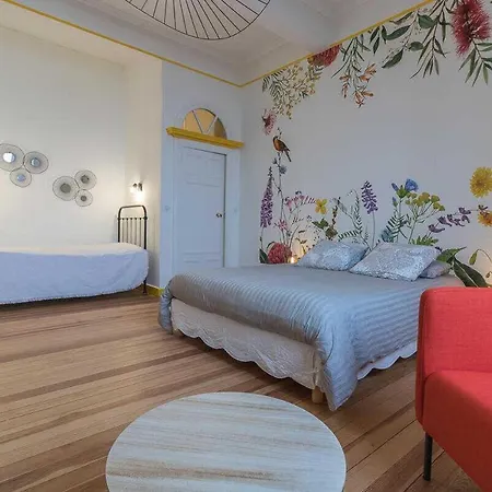 Chateau De Bed & Breakfast 3*